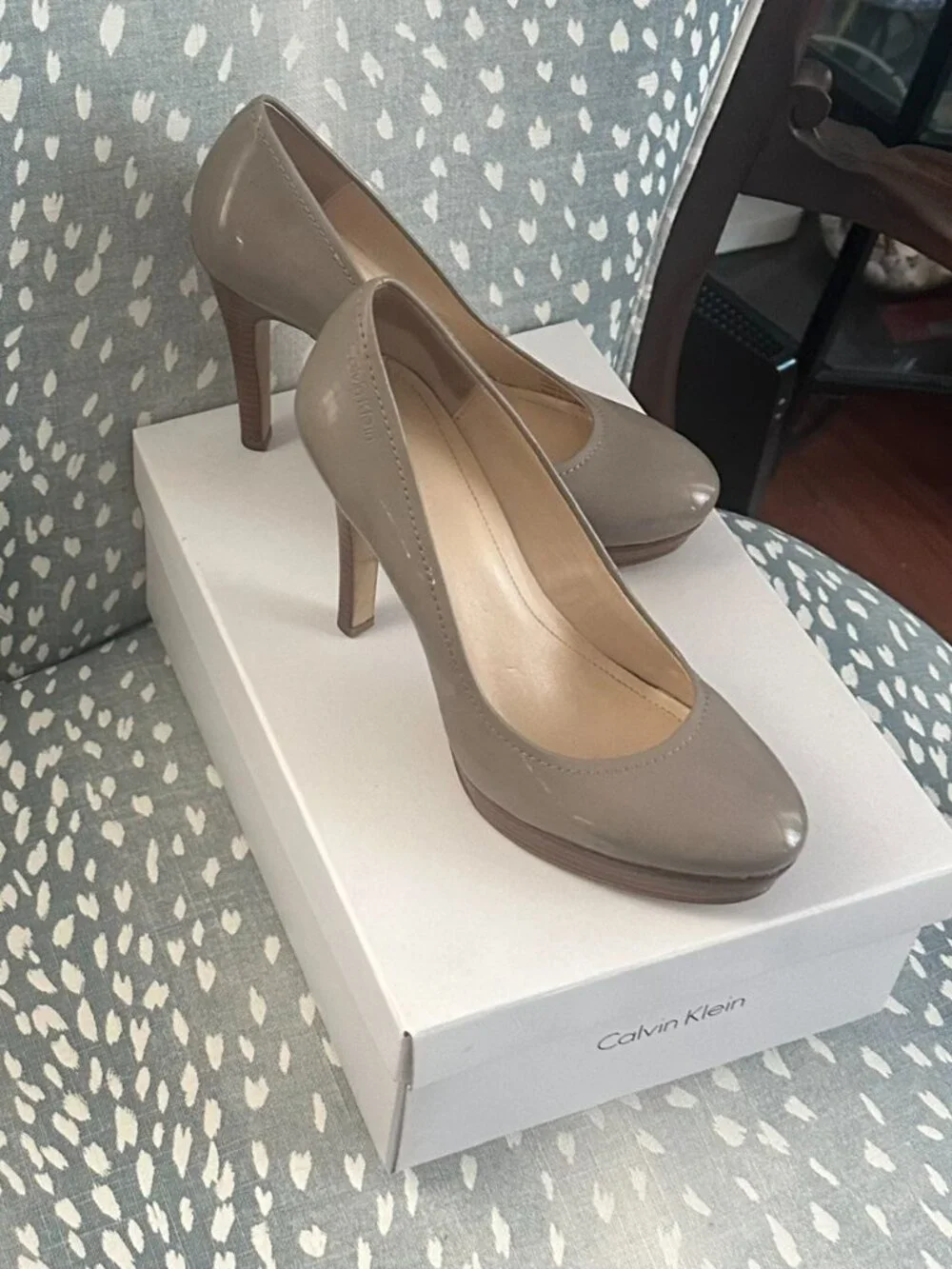 Calvin Klein Tan Leather Heels – Size 6